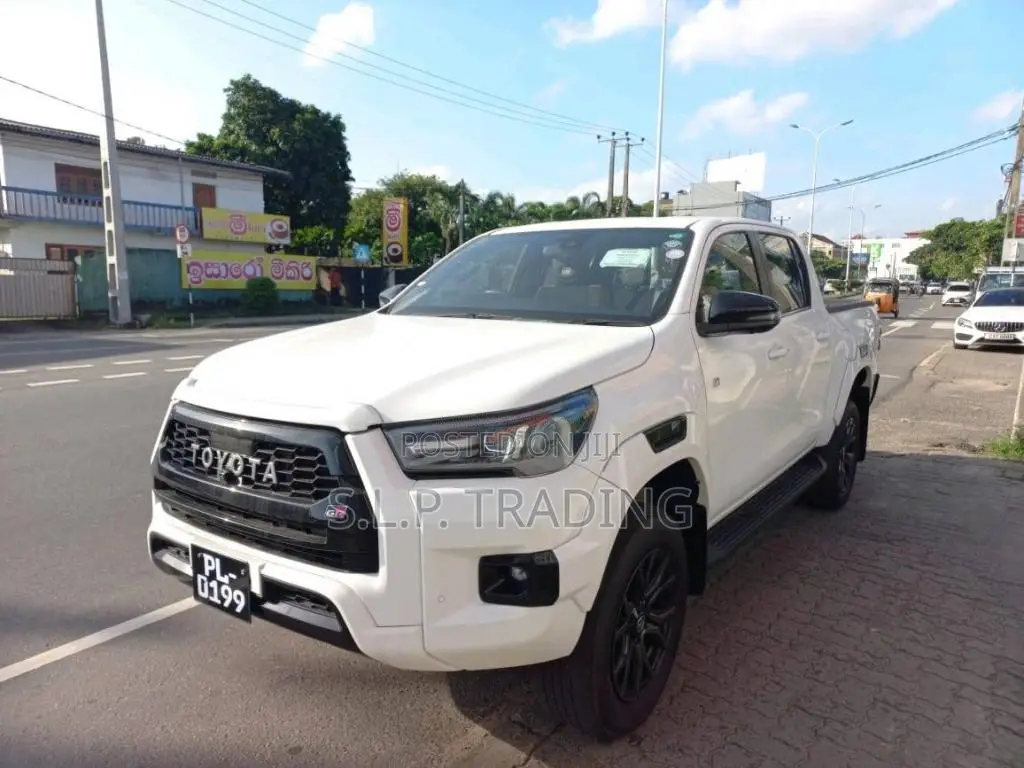 Toyota Hilux 2023 Pickup (Used)