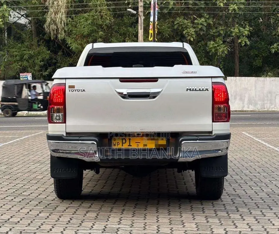 Toyota Hilux 2017 Pickup (Used)