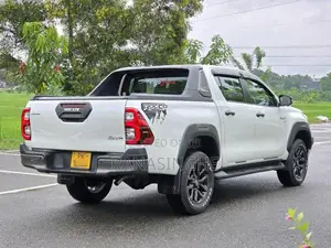 Toyota Hilux 2025 Pickup (Used)