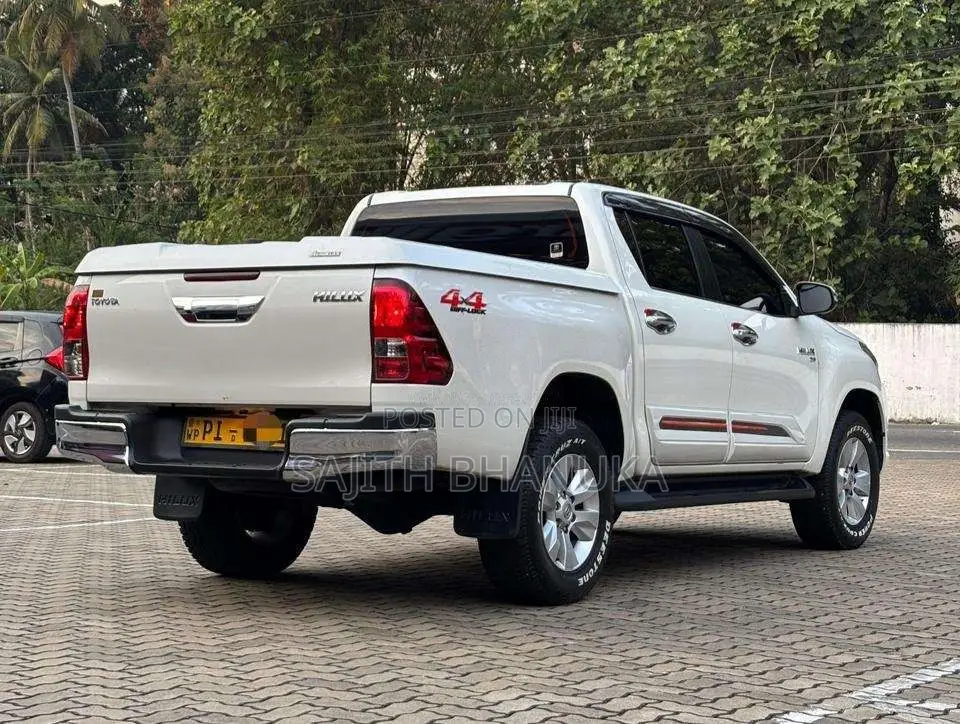 Toyota Hilux 2017 Pickup (Used)