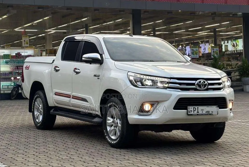Toyota Hilux 2017 Pickup (Used)