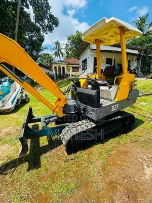 Yanmar B27 Excavator 2015 Heavy-Duty (Used)