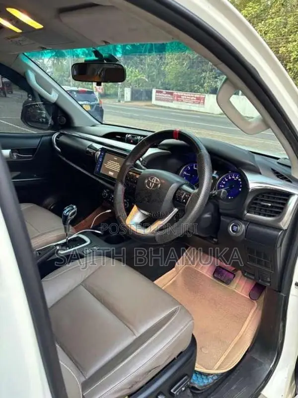 Toyota Hilux 2017 Pickup (Used)