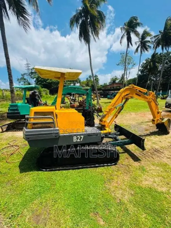 Yanmar B27 Excavator 2015 Heavy-Duty (Used)