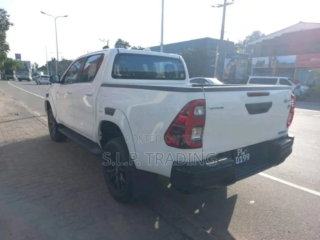 Toyota Hilux 2023 Pickup (Used)
