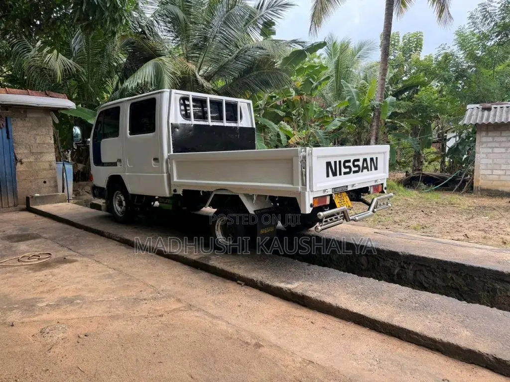 Nissan ATLAS 1998 Crew Cab (Used)