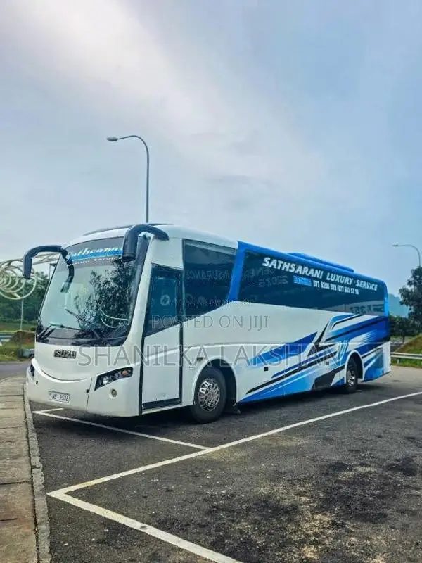 Isuzu Isuzu 2014 Bus (Used)