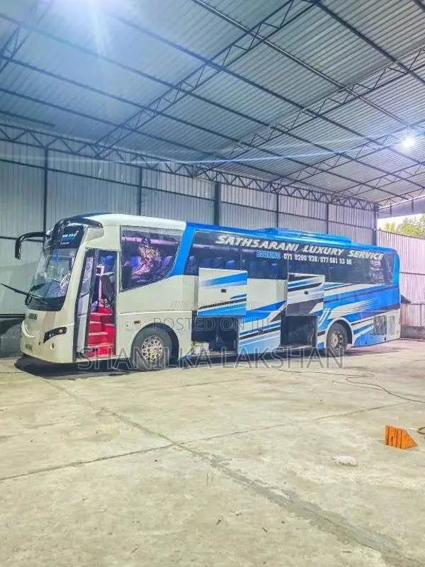 Isuzu Isuzu 2014 Bus (Used)
