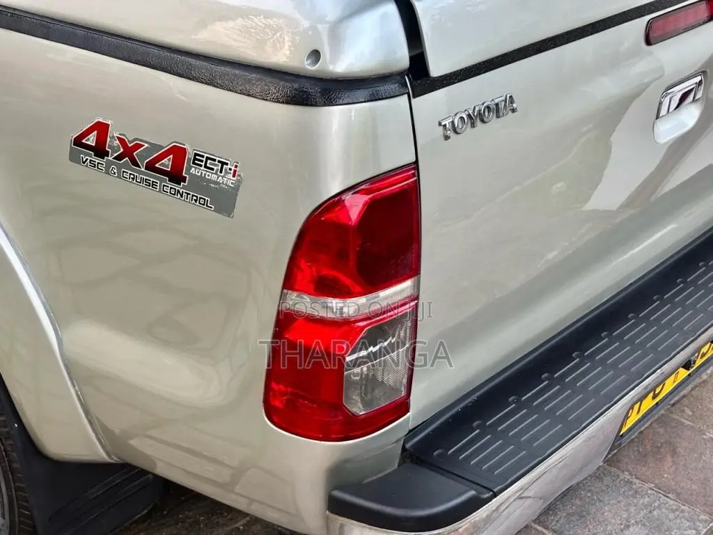 Toyota Hilux 2006 Pickup (Used)