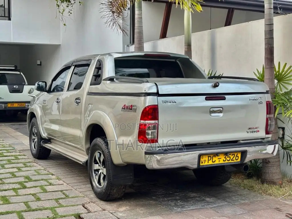 Toyota Hilux 2006 Pickup (Used)
