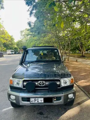Toyota Land Cruiser 79 2018 Pickup (Used)