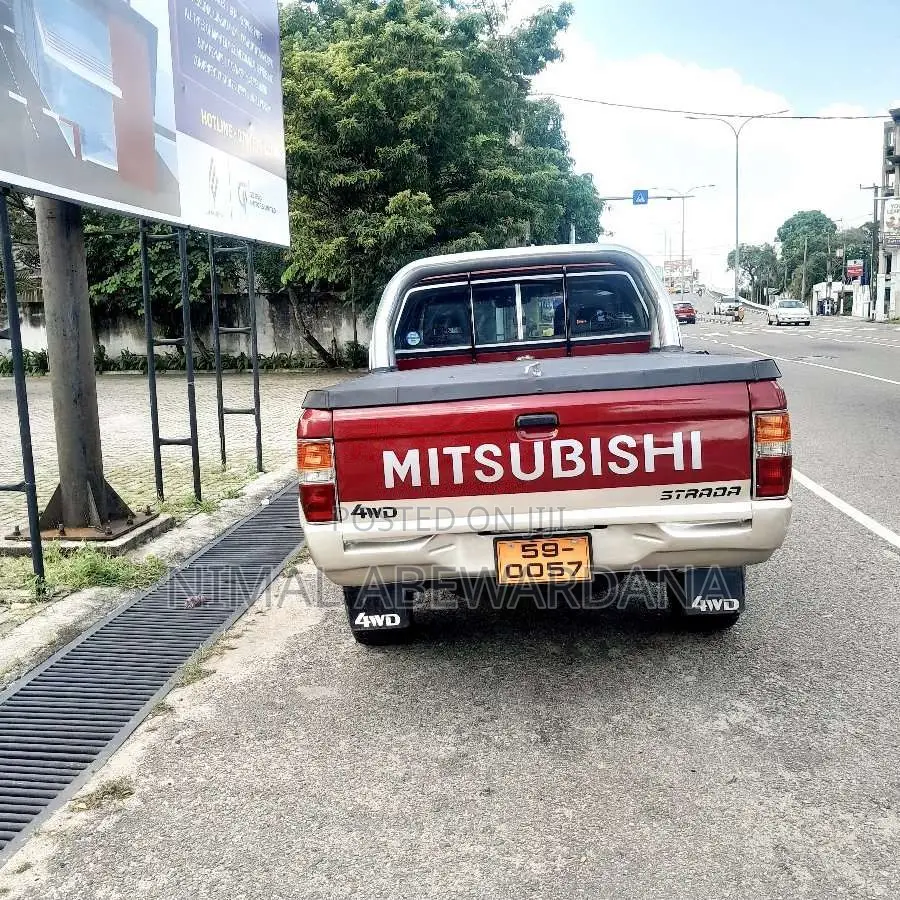 Mitsubishi Strada 1992 Pickup (Used)