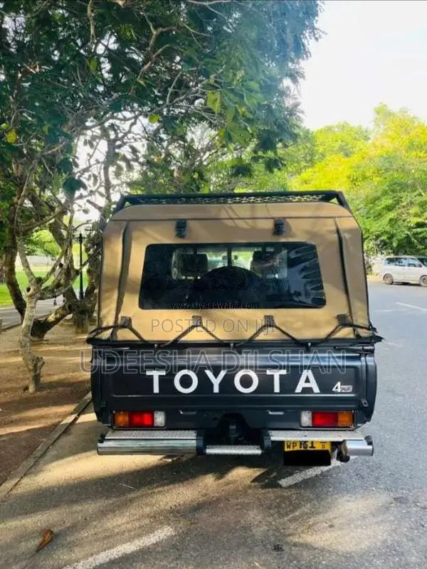Toyota Land Cruiser 79 2018 Pickup (Used)