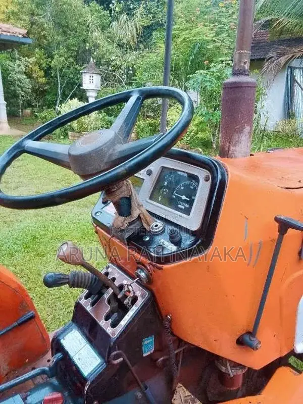 Kubota L2402DT 2008 Tractor (Used)