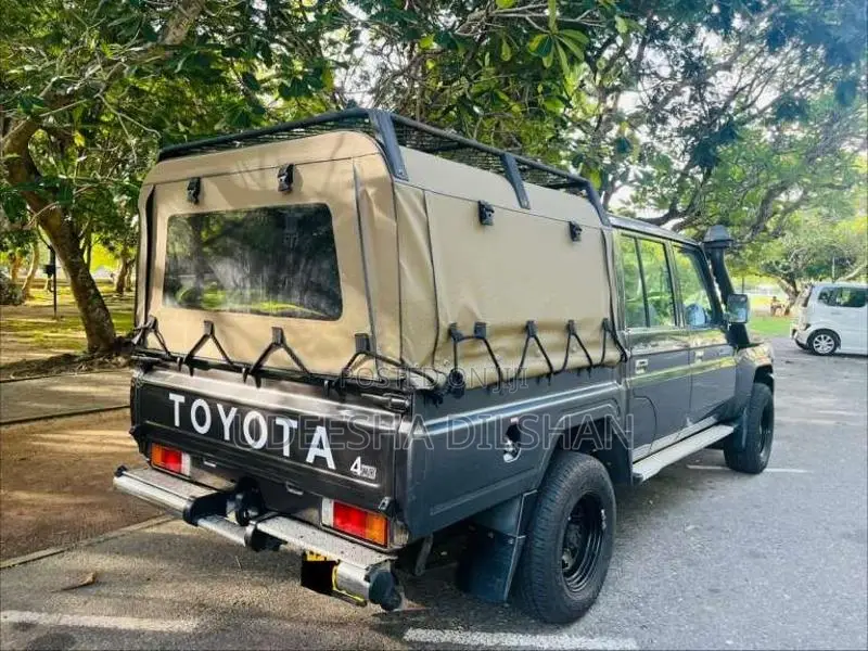Toyota Land Cruiser 79 2018 Pickup (Used)