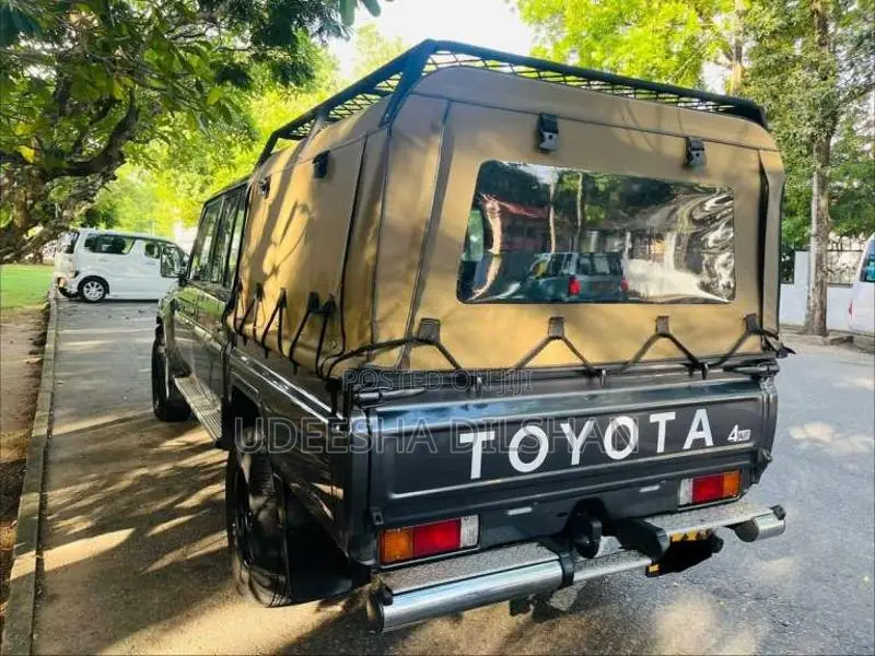 Toyota Land Cruiser 79 2018 Pickup (Used)