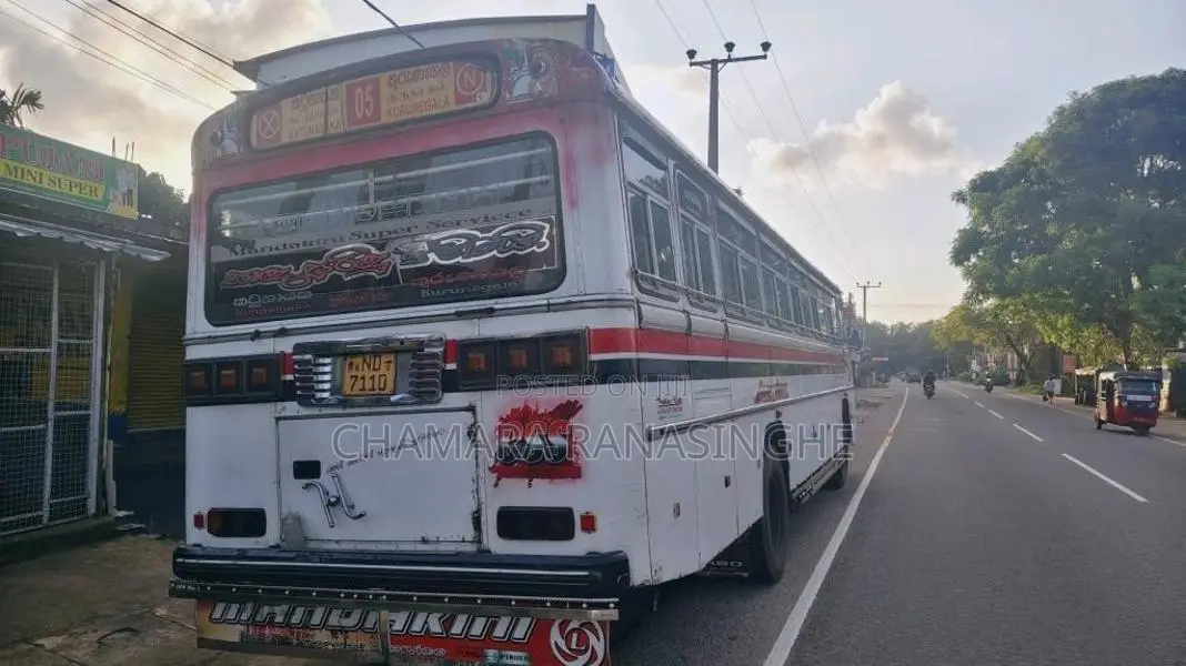 Ashok-Leyland Leyland 2009 Bus (Used)