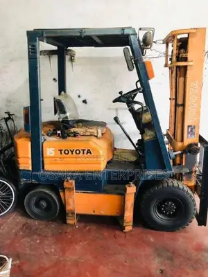 Toyota FORK LIFT FD15 2017 Heavy-Duty (Used)