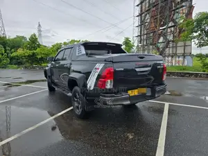 Toyota Hilux 2017 Pickup (Used)