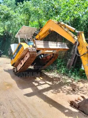 Komatsu Excavator 2022 Heavy-Duty (Used)