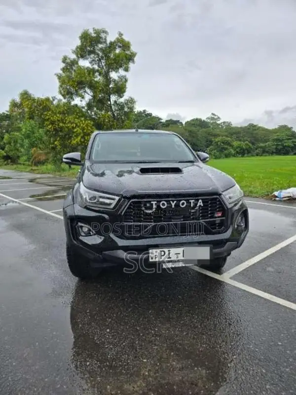 Toyota Hilux 2017 Pickup (Used)