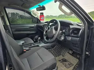 Toyota Hilux 2017 Pickup (Used)