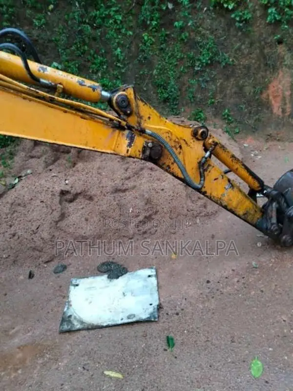 Komatsu Excavator 2022 Heavy-Duty (Used)
