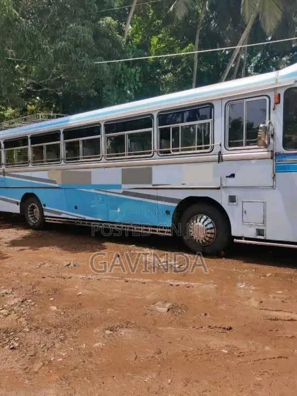 Eicher Skyline 2016 Bus (Used)