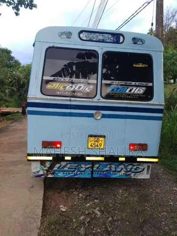 Ashok-Leyland Comet 2001 Bus (Used)