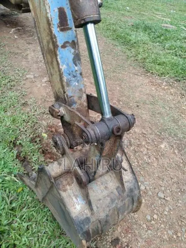 Yanmar Tb025 2006 Heavy-Duty (Used)