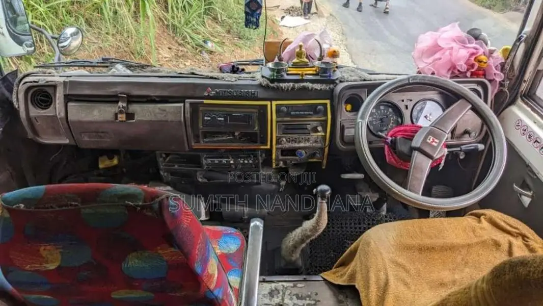 Mitsubishi Rosa 1983 Bus (Used)