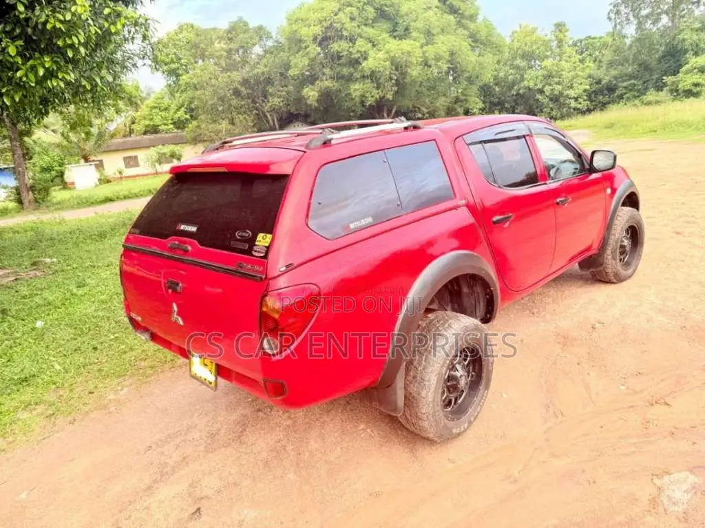 Mitsubishi L200 Cab 2013 Pickup (Used)