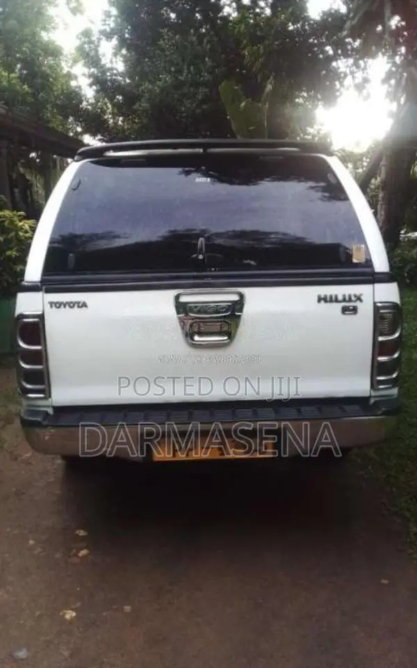 Toyota Hilux Vigo Smart Cab 2010 Pickup (Used)