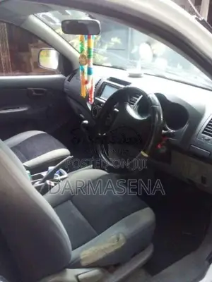 Toyota Hilux Vigo Smart Cab 2010 Pickup (Used)