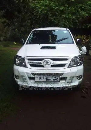 Toyota Hilux Vigo Smart Cab 2010 Pickup (Used)