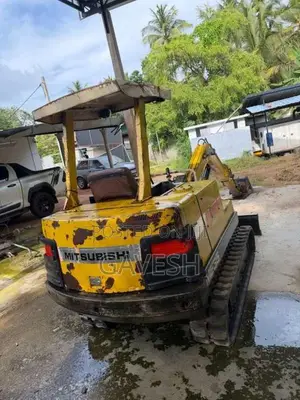 Mitsubishi ME 35 2016 Heavy-Duty (Used)
