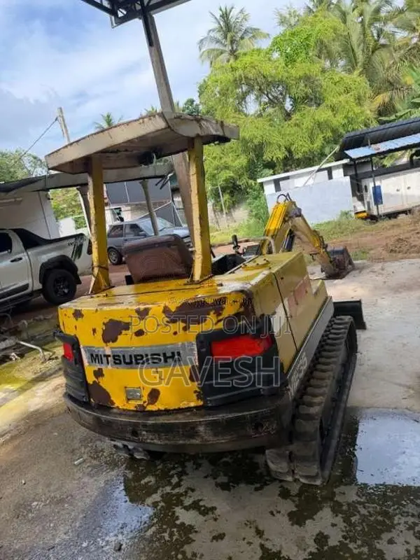 Mitsubishi ME 35 2016 Heavy-Duty (Used)