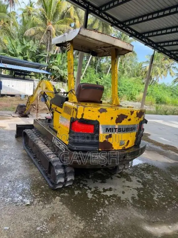 Mitsubishi ME 35 2016 Heavy-Duty (Used)