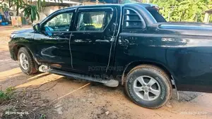 Toyota Hilux 2016 Pickup (Used)