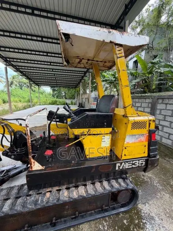 Mitsubishi ME 35 2016 Heavy-Duty (Used)