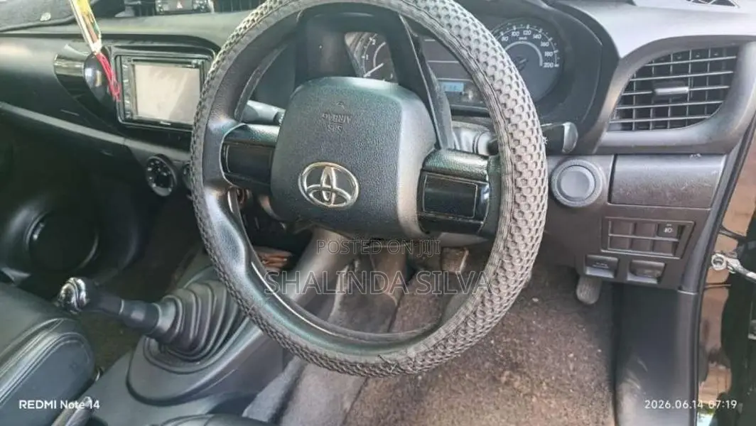 Toyota Hilux 2016 Pickup (Used)