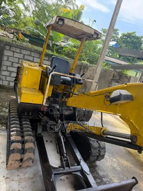 Mitsubishi ME 35 2016 Heavy-Duty (Used)