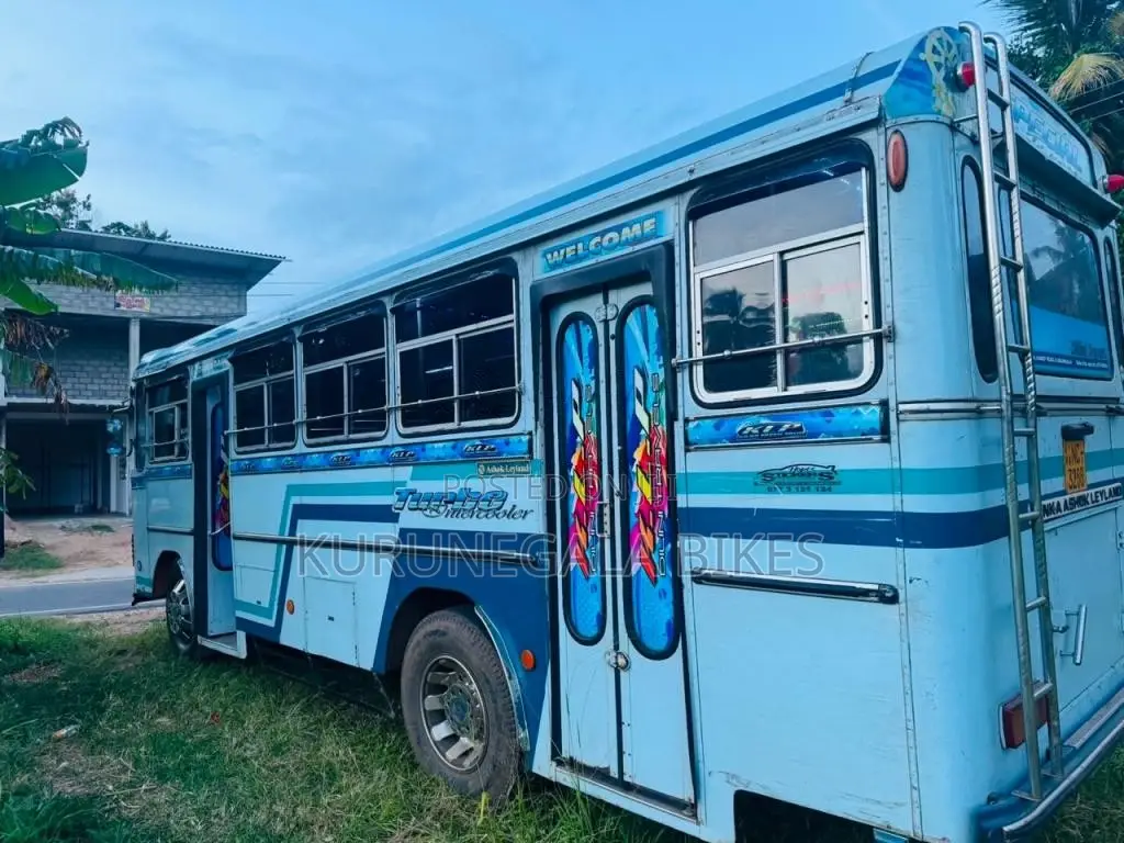 Ashok-Leyland Ashok-Leyland 2015 Bus (Used)