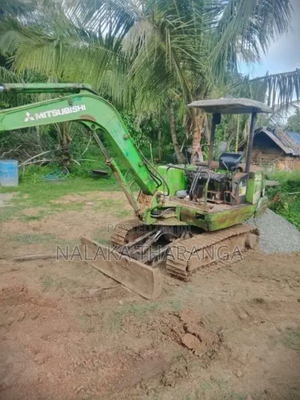 Mitsubishi Mm30 2006 Heavy-Duty (Used)