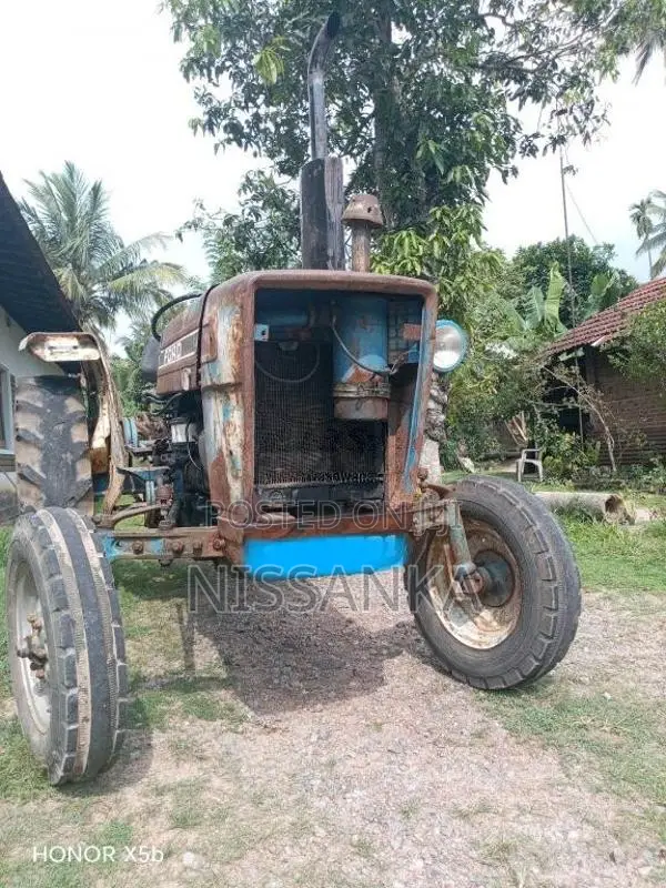 Ford 3600 2000 Tractor (Used)