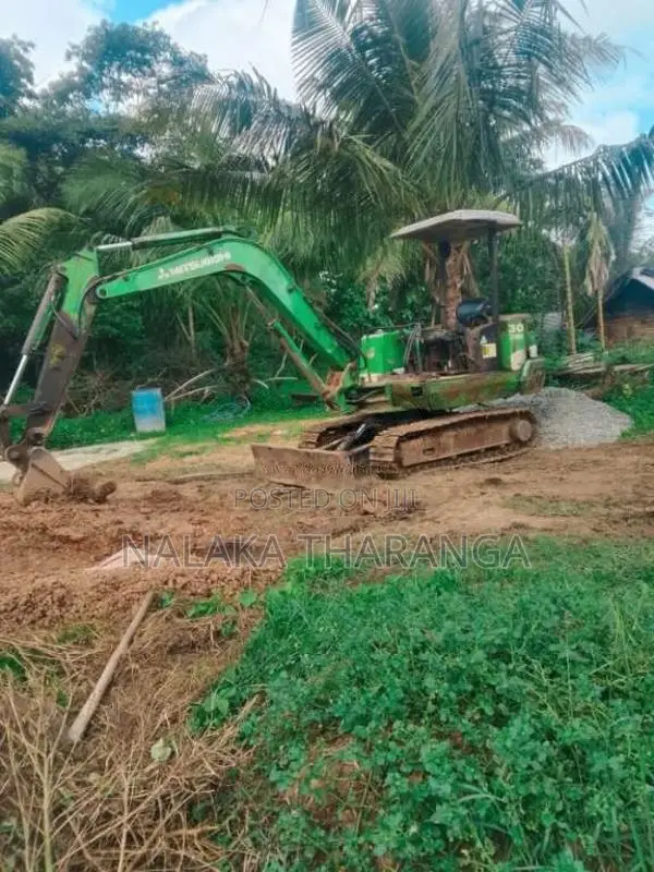 Mitsubishi Mm30 2006 Heavy-Duty (Used)