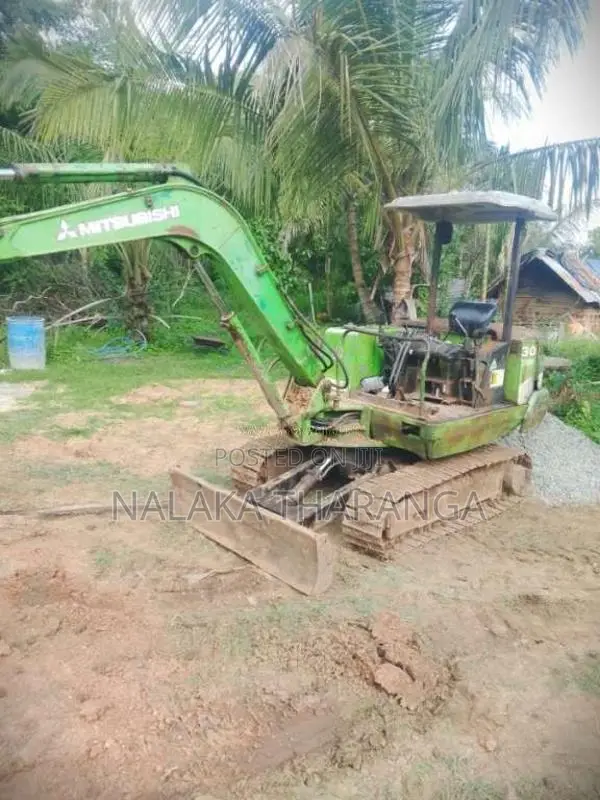Mitsubishi Mm30 2006 Heavy-Duty (Used)