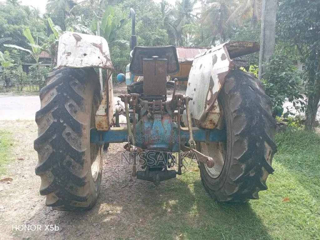 Ford 3600 2000 Tractor (Used)