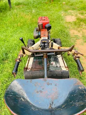 Kubota RV 2009 Tractor (Used)