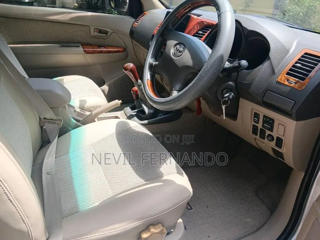 Toyota Hilux Vigo Smart Cab 2010 Pickup (Used)